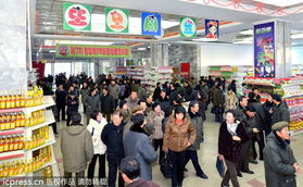 平壤第一百貨商店商品展覽會(huì)開(kāi)幕 物品豐富與二手日用百貨銷售的融合